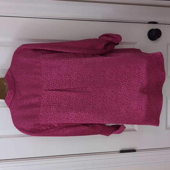 NWT CANDIES Hot Pink Animal print Button-up shirt with roll sleeves Sz XL - Picture 4 of 8